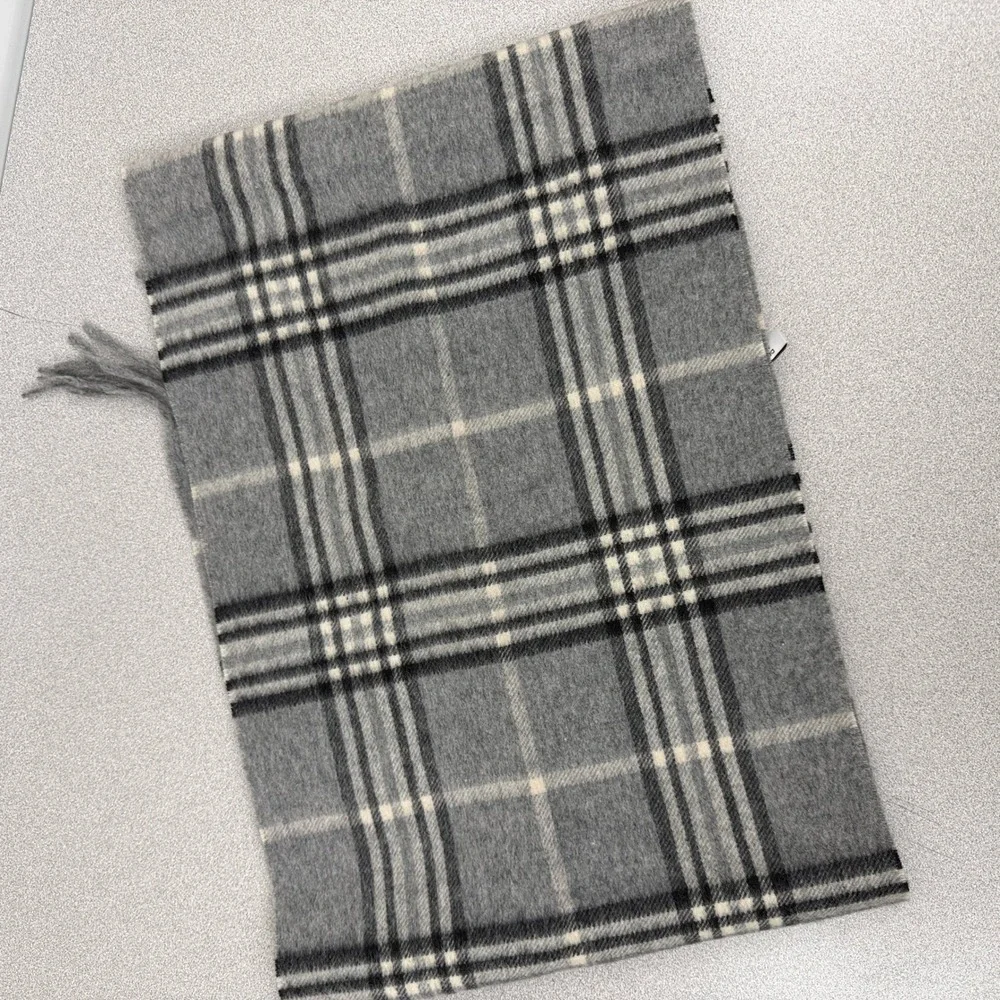 Enzo Mantovani Scarf Unisex OS Grey Plaid Wool Cashmere Blend Fringed Soft Warm